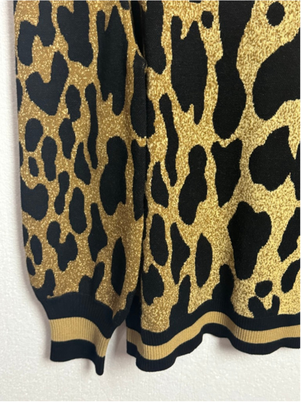 Emily McCarthy Julia Sweater Gold Black Lady Leopard Print Crew Neck Sweater M - Picture 10 of 11